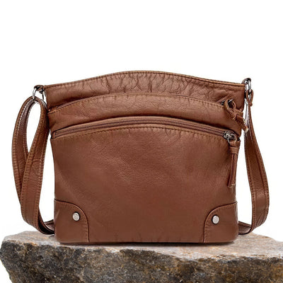 Zoe | Shoulder Bag with Timeless Charm