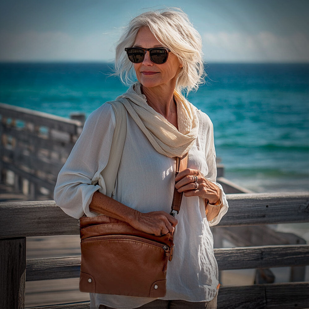 Zoe | Shoulder Bag with Timeless Charm