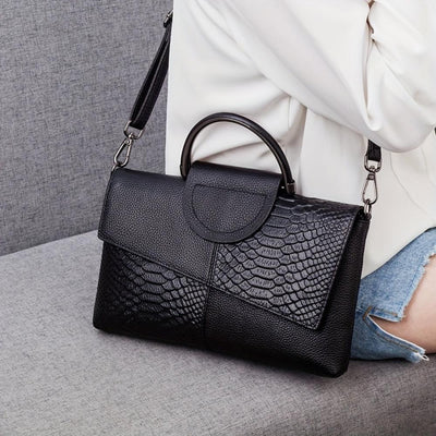 Cassandra | Handbag with Opulent Crocodile Pattern